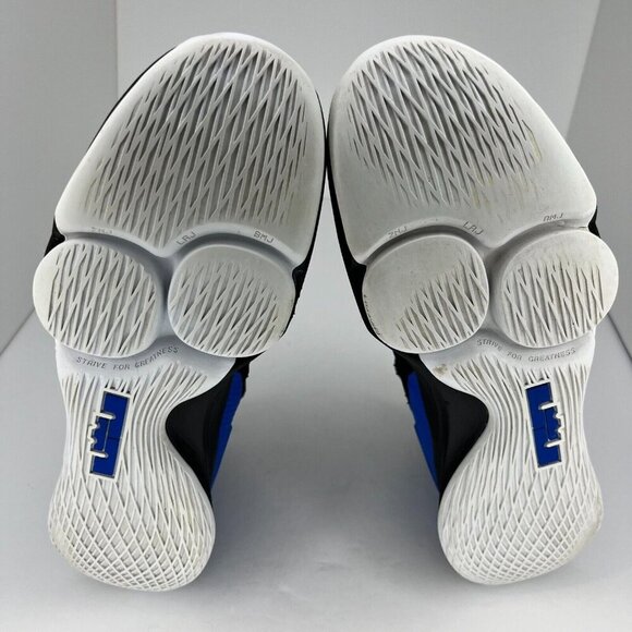 Nike Mens BV7427-007 LeBron Witness 4 Black HyperCobalt Size 10 Basketball Shoe - Picture 9 of 10